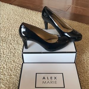 Alex Marie size 8 black patent leather heel